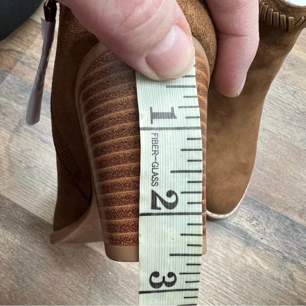 Dolce Vita DV8 NWOB Brown Jace Women's Faux Suede Heeled Booties Size 6 - Picture 7 of 10